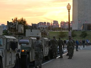 Washington'a sevk edilen 800 Ulusal Muhafız, görev yerlerine konuşlandı