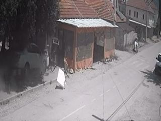 Isparta'da otomobil kıraathaneye daldı: 1 ölü, 1 yaralı