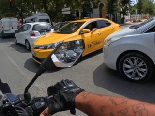 Eskişehir'de taksici ve kurye arasındaki kavga kamerada