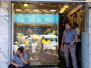 Adana'da tabancayla kuyumcuyu vurup, 1 kilo altın çaldılar