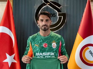 Galatasaray, Günay Güvenç'in sözleşmesini yeniledi
