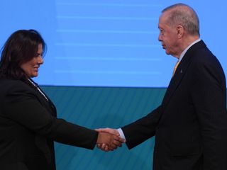 Özlem Çerçioğlu ilk kez tv100'e konuştu: Cumhurbaşkanımıza zaten yakındım