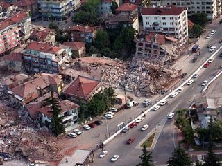 Tam 26 yıl geride kaldı: 17 Ağustos Marmara Depremi’nin acıları hala taze