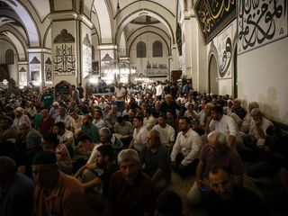Türkiye'nin dört bir yanında Mevlit Kandili dualarla idrak edildi