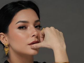 Merve Boluğur, takipçilerini geçmişe götürdü! Nurbanı Sultan günlerine yorum yağdı