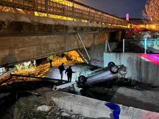 Tunceli'de otomobil köprüden uçtu: Uzman çavuş yaşamını yitirdi