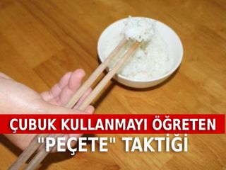 Viral olan “peçete” taktiği: Çubuk kullanmayı bilmeyen kalmayacak