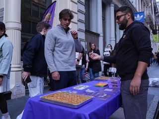 Baklavaya hayran kalan Amerikalı Türkiye'den getirtip New York'ta satmaya başladı