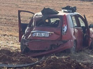 Mardin'de kontrolden çıkan otomobil tarlaya uçtu