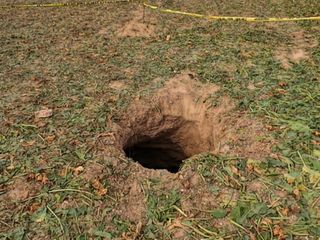 Aksaray'da pancar tarlasında yeni obruk oluştu