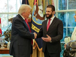 Donald Trump'tan Şara'ya kameralar önünde tuhaf soru: Kaç eşin var?