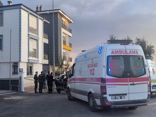 Antalya'da bir kişi eşini ve iki çocuğunu öldürdü