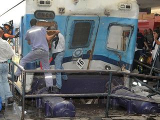 Arjantin'de feci kaza: Yolcu treni raydan çıktı