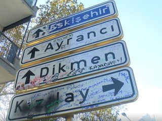 Ankara'da Kızılay tabelası çalınması ve tahrip edilmesi nedeniyle 3'üncü kez yenilendi