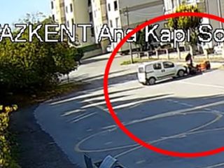 Bursa'da ehliyetsiz sürücünün çarptığı motosikletteki kurye yaralandı