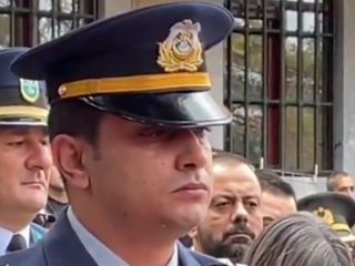 Şehit Üsteğmen Emre Mercan, son yolculuğuna uğurlanırken arkadaşı gözyaşlarını tutamadı