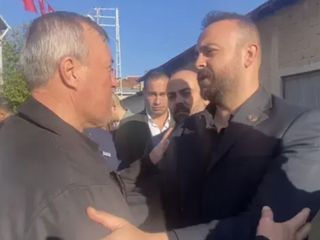 Şehit babası MHP'li başkana sarılıp 'Beni Devlet Bahçeli'ye götürün' dedi