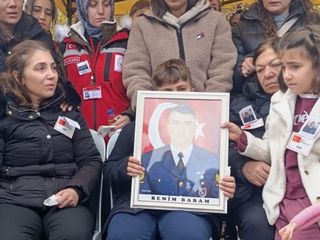 Amasya'da şehit astsubayın eşinden oğluna: Senin baban kahraman