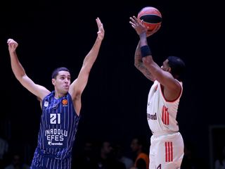 Anadolu Efes, Bayern Münih’i zor da olsa geçti