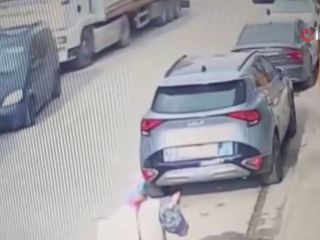 İstanbul'da tır, 5 araca birden çarptı: Şoförünün direksiyon başında uyuduğu iddia edildi