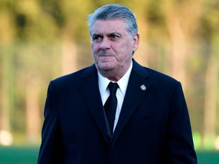 Serdal Adalı'ya sorduk: Beşiktaş'taki oyuncu krizlerinin temel sebebi sizce nedir?