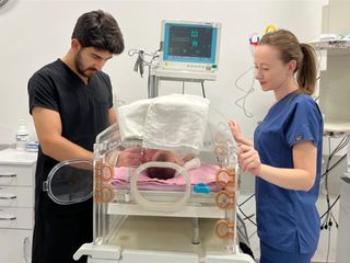 Afyonkarahisar'da doğrukları hastanede hemşire oldular