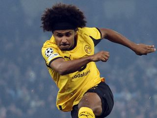 Karim Adeyemi, muşta ve elektroşok silahı taşıdığı için ceza aldı