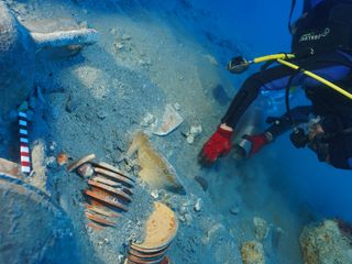 Akdeniz’de su altındaki binlerce yıllık denizcilik tarihi gün yüzüne çıkıyor
