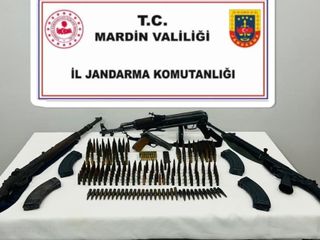 Mardin'de gerçekleştirilen operasyonda çok sayıda kaçak silah ve mühimmat ele geçirildi