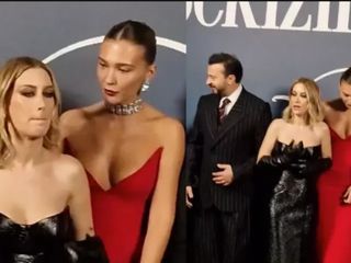 Hazal Kaya ve Melisa Döngel galada yer krizi yaşadı! O anlar sosyal medyada gündem oldu