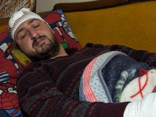 Kocaeli'de otizmli şahıs odunluğa baktı diye odunla darbedildi