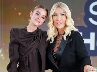 Seda Sayan müstakbel gelini İlayda Alişan'ı programına konuk etti