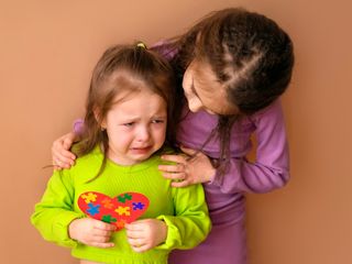 Bir evde iki çocuk değil iki ayrı hikaye büyür