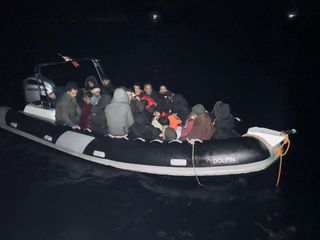 Muğla açıklarında mahsur kalan 31 kaçak göçmen kurtarıldı