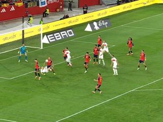 Barış Alper Yılmaz'dan İspanya maçında nefis röveşata!