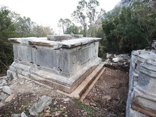 Termessos’ta ilk kazı: 14 metrelik anıt mezarlar ayağa kalkıyor