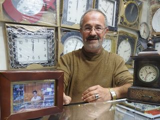 İstanbul'da yaklaşık 50 yıldır saat tamirciliği yapan vatandaştan çıkar şikayeti