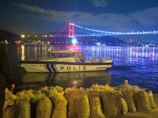 İstanbul'da 2 ton 350 kilogram kaçak midye ele geçirildi