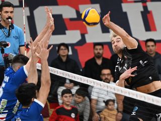 İstanbul Büyükşehir Belediyespor, Gaziantep Gençlikspor'a set vermedi