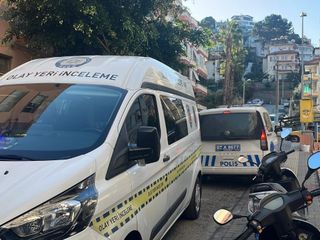 Antalya'da apartmanın giriş katında korkutan yangın