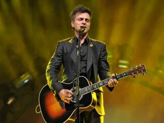 Teoman'ın sahnesinde şaşırtan anlar! Dansına yorum yağdı