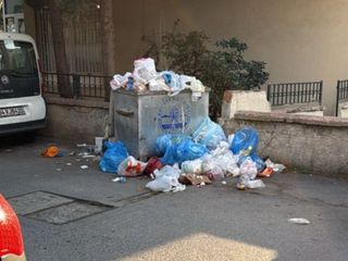 Maltepe ve Buca'da çöp dağları