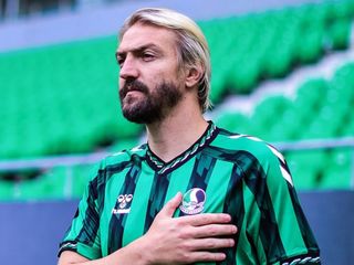 Caner Erkin'e 13 maç men cezası