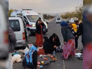 Şanlıurfa'da kazada ortalık savaş alanına döndü