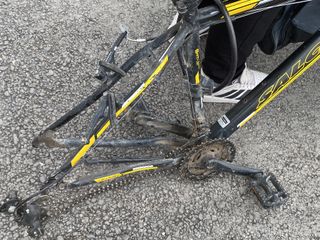 Aksaray'da bisikletin kilidini açamayınca tekerini söküp çaldılar