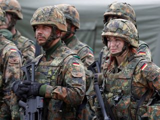 Almanya Federal Meclisi'nden yeni askerlik yasasına onay