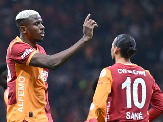 Victor Osimhen, röveşata golüyle üç puanı getirdi!