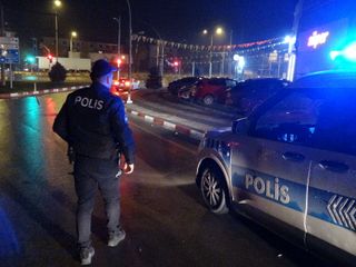 Malatya'da silahla yaralayıp aracına aldığı şahsı yol kenarına atıp kaçtı