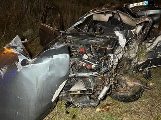 Uşak'ta otomobil şarampole devrildi: 2 ölü, 1 yaralı