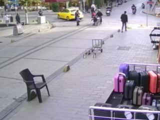 İstanbul'da motosikletin çarptığı küçük çocuk ağır yaralandı